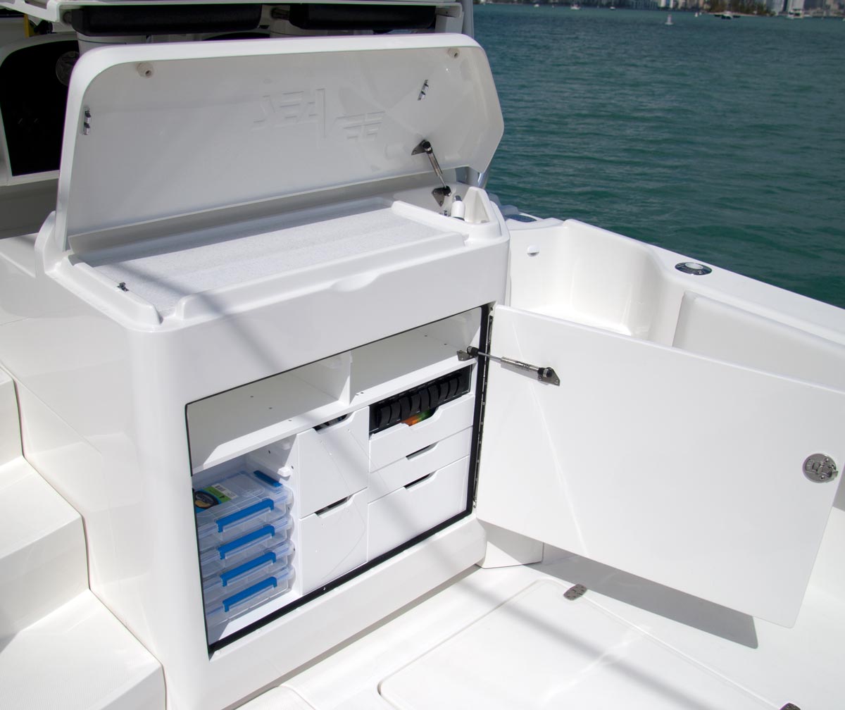 Sport Express - 430SE Inboard Details - SeaVee Boats