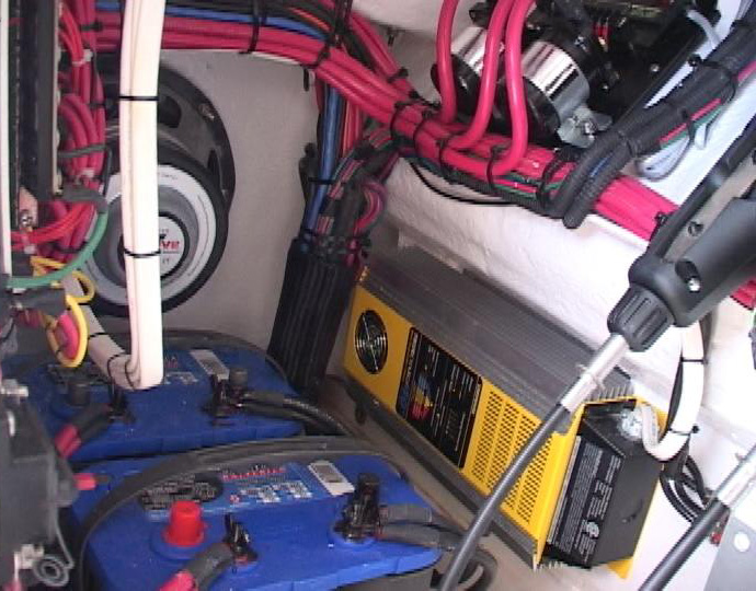 BatteryCharger SeaVee Boats