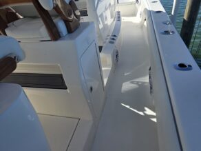 View full size image of 2024 SeaVee 420Z