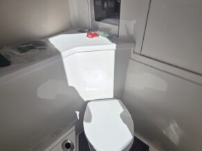 View full size image of 2024 SeaVee 420Z