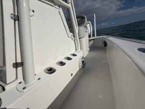 View full size image of 2024 SeaVee 270Z
