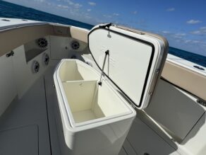 View full size image of 2021 SeaVee 370Z