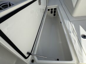 View full size image of 2021 SeaVee 370Z