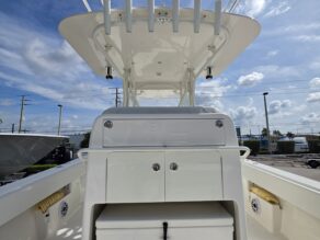 View full size image of 2023 SeaVee 340B