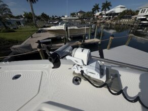 View full size image of 2025 SeaVee 400z