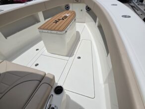 View full size image of 2020 SeaVee 322Z