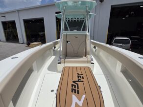 View full size image of 2020 SeaVee 322Z